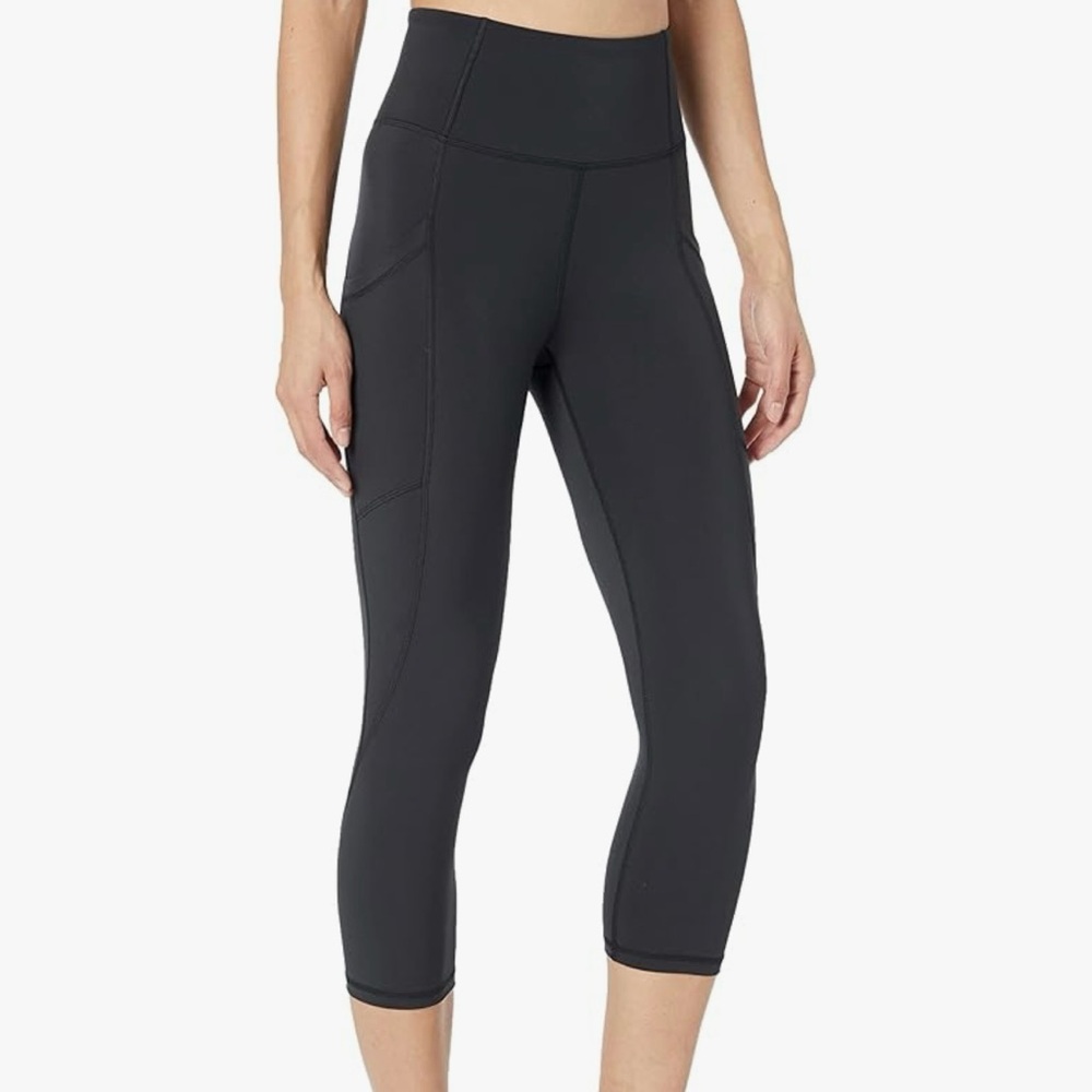 Amazon Essentials Black Cropped Leggings
